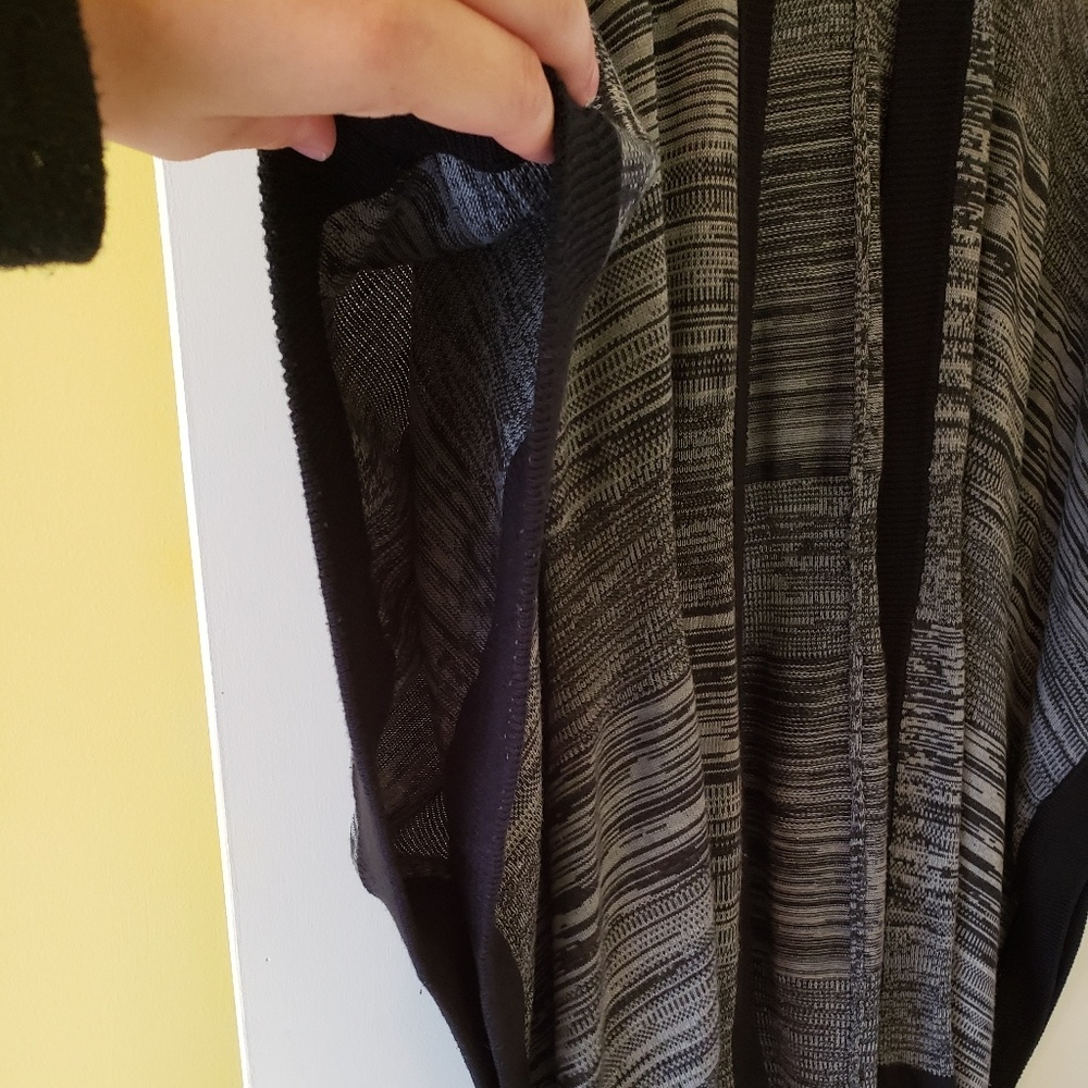 Black & Gray Ruana - Picture 2 of 6